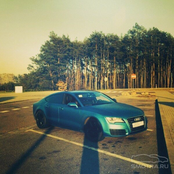 Audi s7 blue one